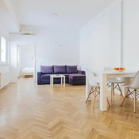 Apartament Center - Kersnikova *